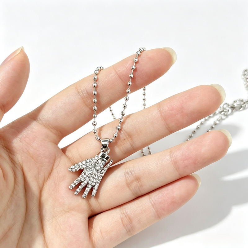 Colar de Luvas de Michael Jack - Anime Pendant Necklace avaliação e preço