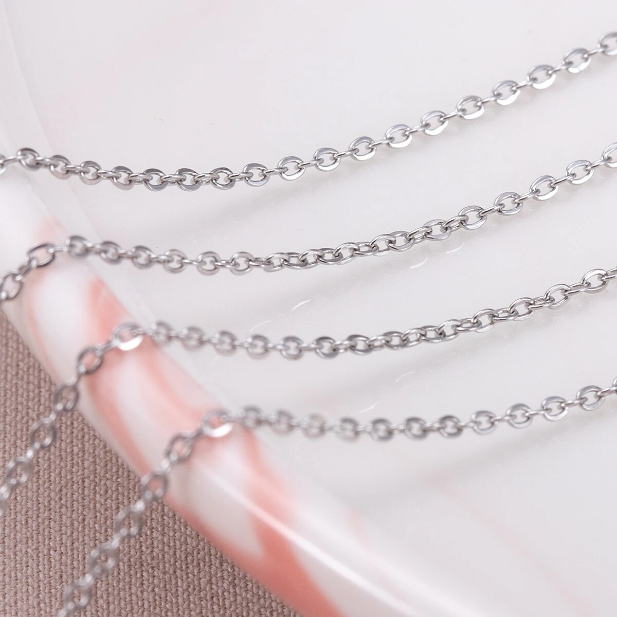 Correntes finas em formato de  - Body Jewelry avaliação e preço